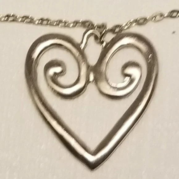 Vtg silvertone necklace with heart-shaped pendant - Picture 6 of 7